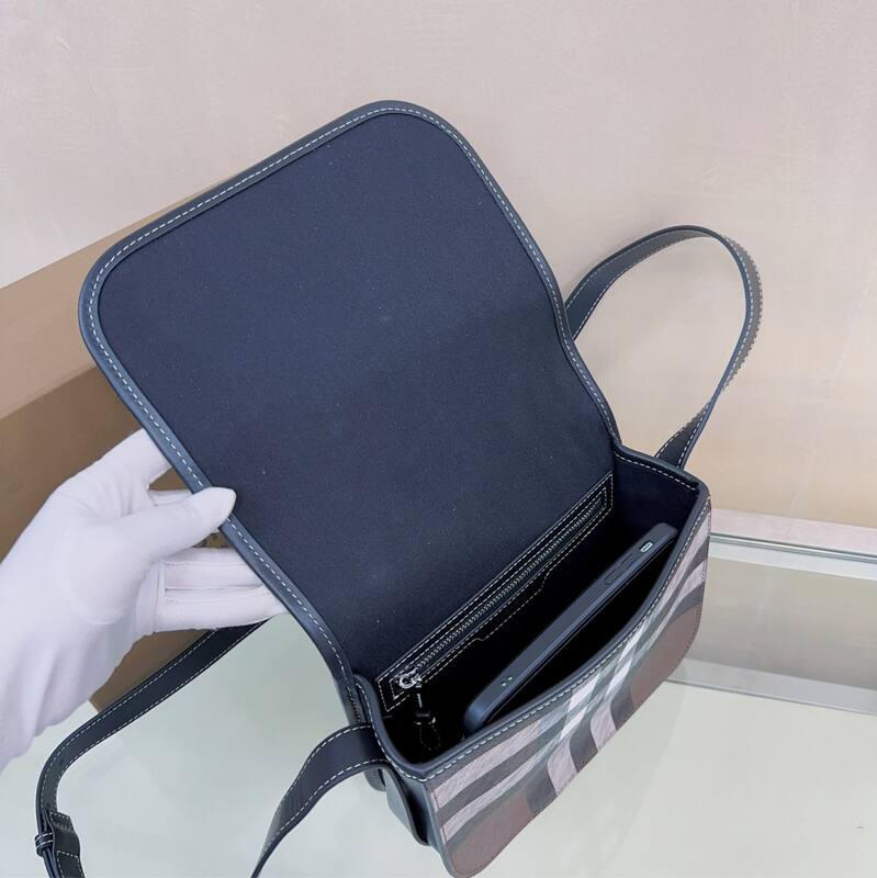 Burberry Black shoulder bag — 1:1 Replica