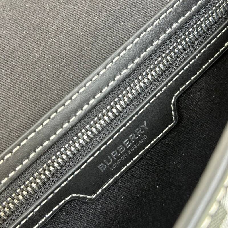 Burberry Black shoulder bag — 1:1 Replica