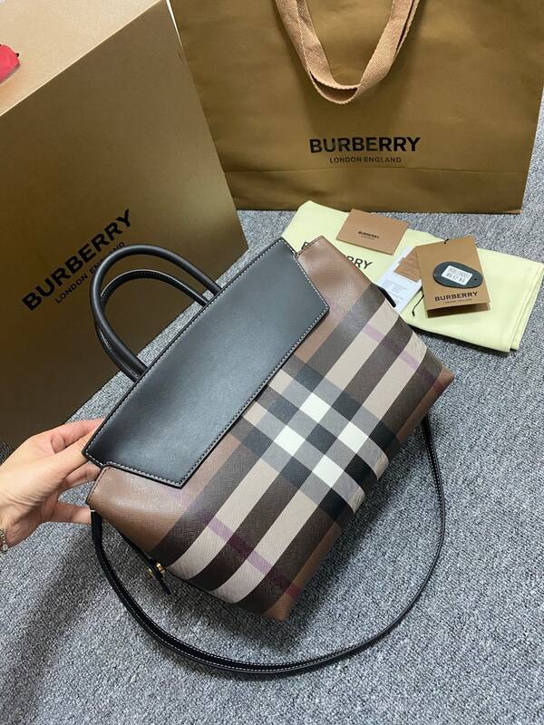 Burberry Black leather with House Check 28x13x23cm tote — 1:1 Replica