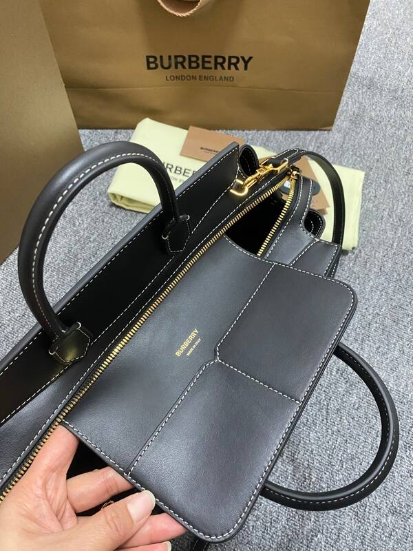 Burberry Black leather with House Check 28x13x23cm tote — 1:1 Replica