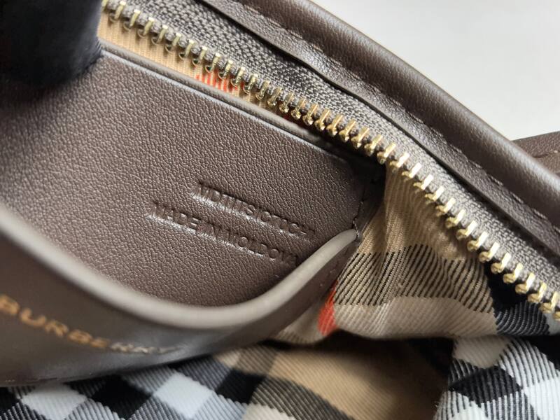 Burberry Brown shoulder bag — Premium Replica