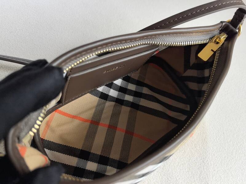 Burberry Brown shoulder bag — Premium Replica