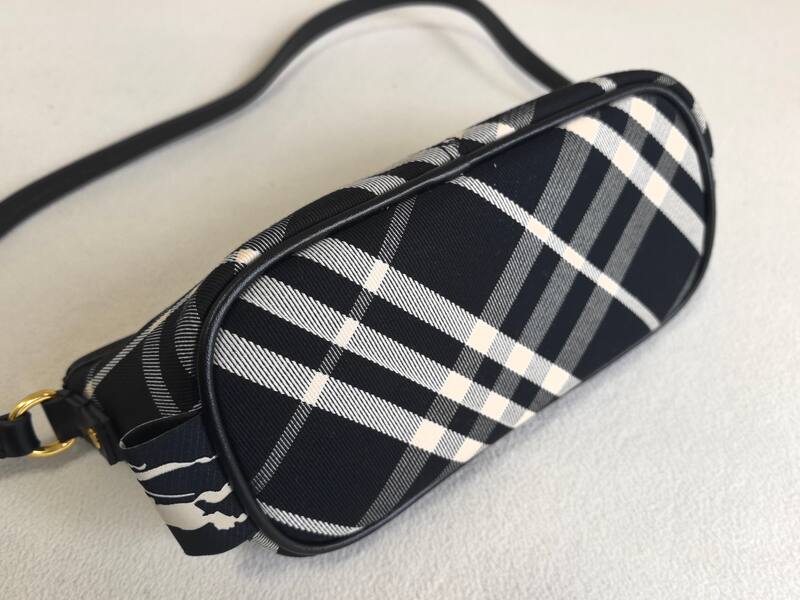 Burberry Black shoulder bag — Top Quality Replica