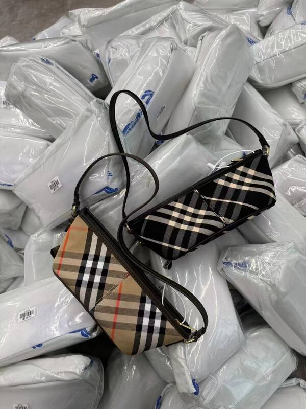 Burberry Beige shoulder bag — AAA Quality Replica