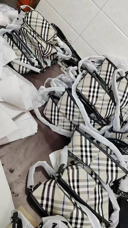 Burberry Beige shoulder bag — AAA Quality Replica