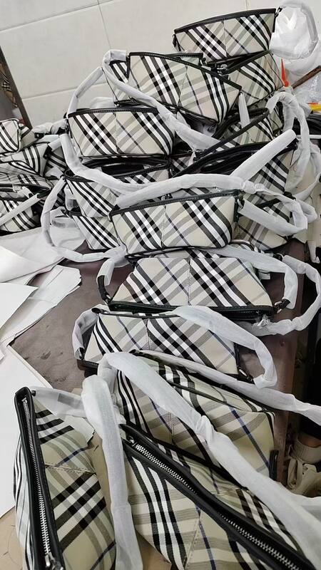 Burberry Beige shoulder bag — AAA Quality Replica