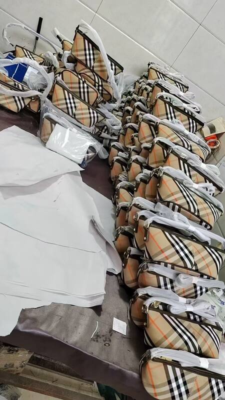 Burberry Beige shoulder bag — AAA Quality Replica