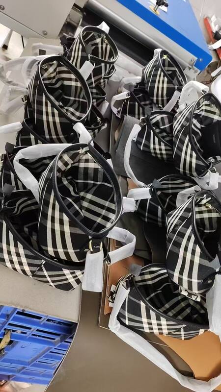 Burberry Beige shoulder bag — AAA Quality Replica