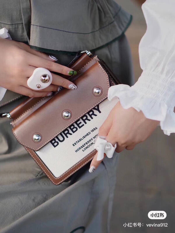 Burberry Brown 25x18x10cm shoulder bag — Premium Replica
