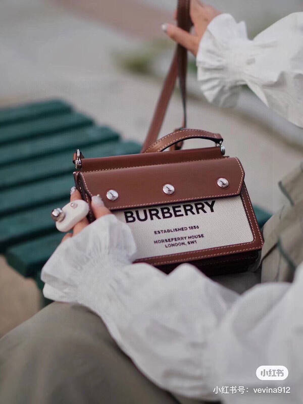 Burberry Brown 25x18x10cm shoulder bag — Premium Replica