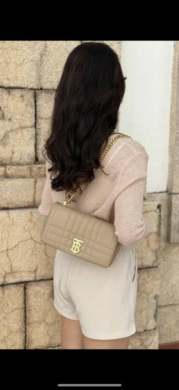 Burberry Beige 25x18x10cm shoulder bag — AAA Quality Replica