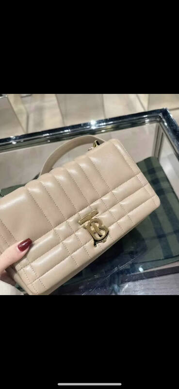 Burberry Beige 25x18x10cm shoulder bag — AAA Quality Replica
