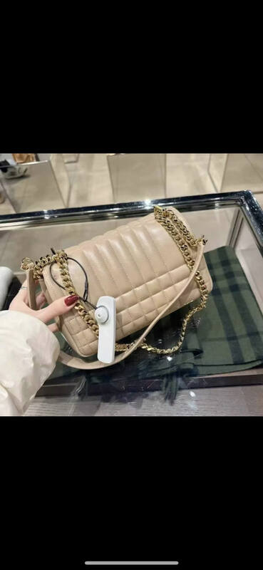 Burberry Beige 25x18x10cm shoulder bag — AAA Quality Replica
