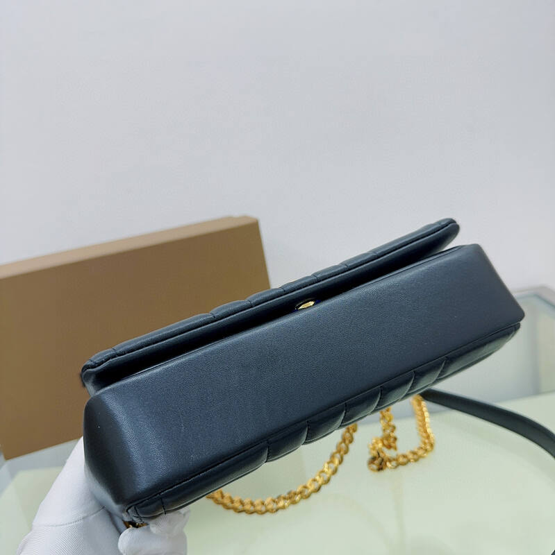 Burberry Lambskin 25x18x10cm shoulder bag — Top Quality Replica