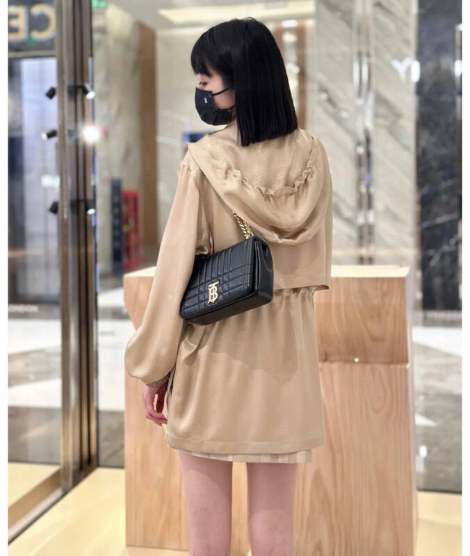 Burberry Black 25x18x10cm shoulder bag — 1:1 Replica
