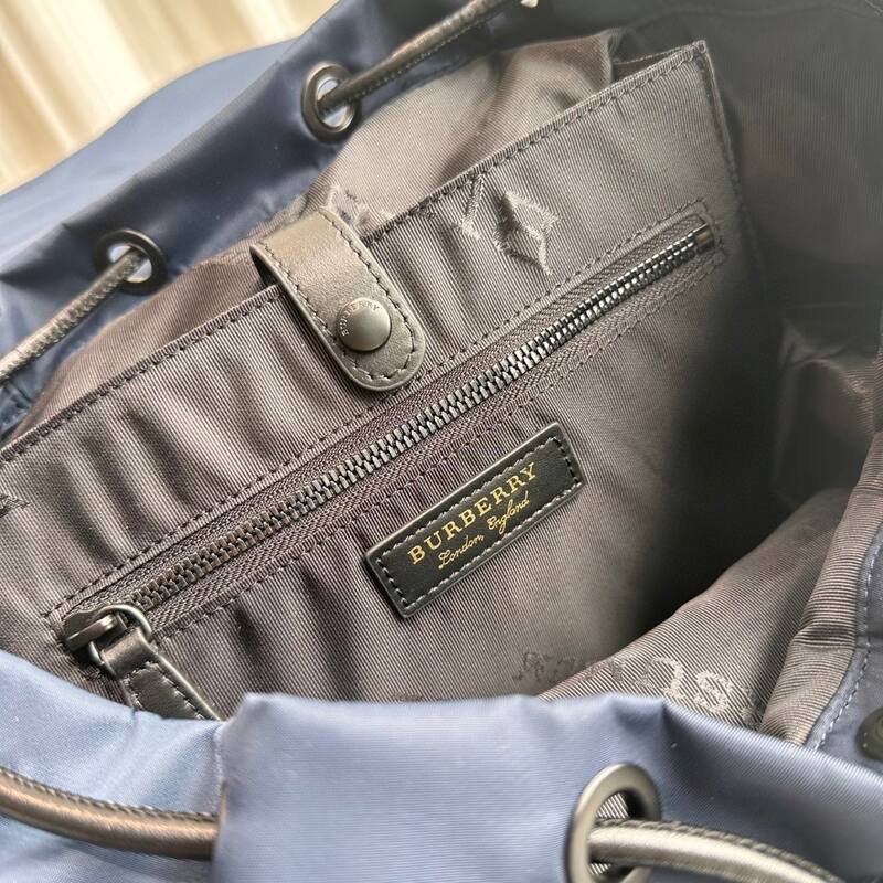 Burberry Black shoulder bag — AAA Quality Replica