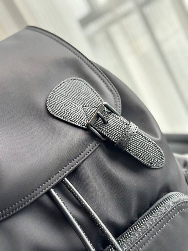 Burberry Black shoulder bag — Premium Replica