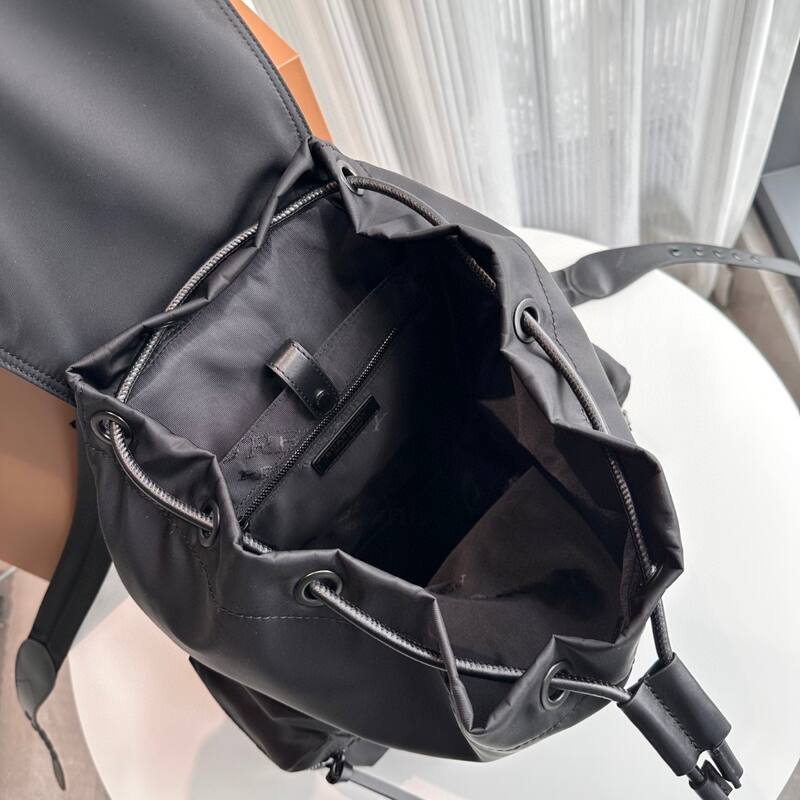 Burberry Black shoulder bag — Premium Replica