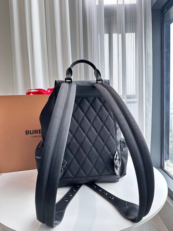 Burberry Black shoulder bag — Premium Replica