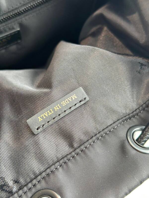 Burberry Black shoulder bag — Premium Replica