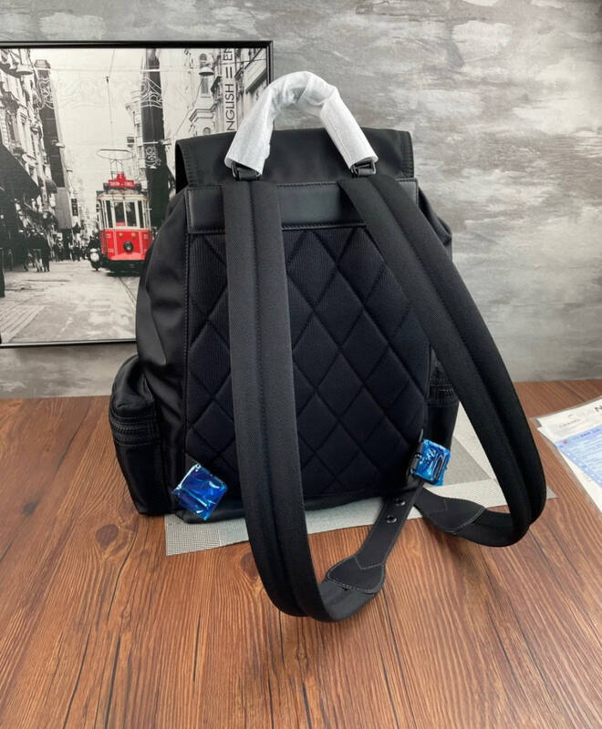 Burberry Black shoulder bag — 1:1 Replica