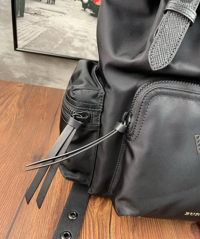 Burberry Black shoulder bag — 1:1 Replica
