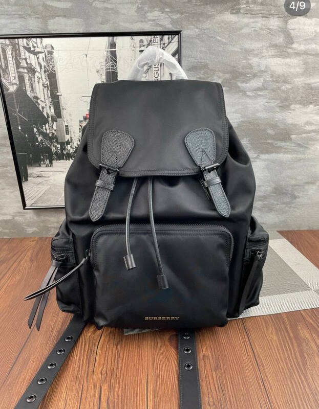 Burberry Black shoulder bag — 1:1 Replica