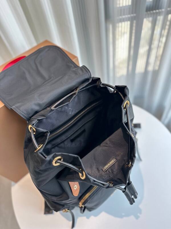 Burberry Black nylon with brown leather trim 28x37x15cm backpack — Premium Replica