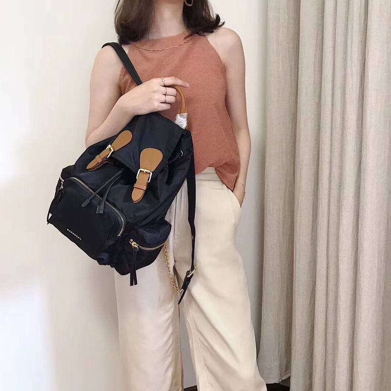 Burberry Black nylon with tan leather trim 32x40x15cm backpack — Top Quality Replica