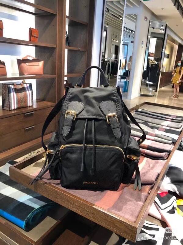 Burberry Black 30x22x12cm shoulder bag — Premium Replica