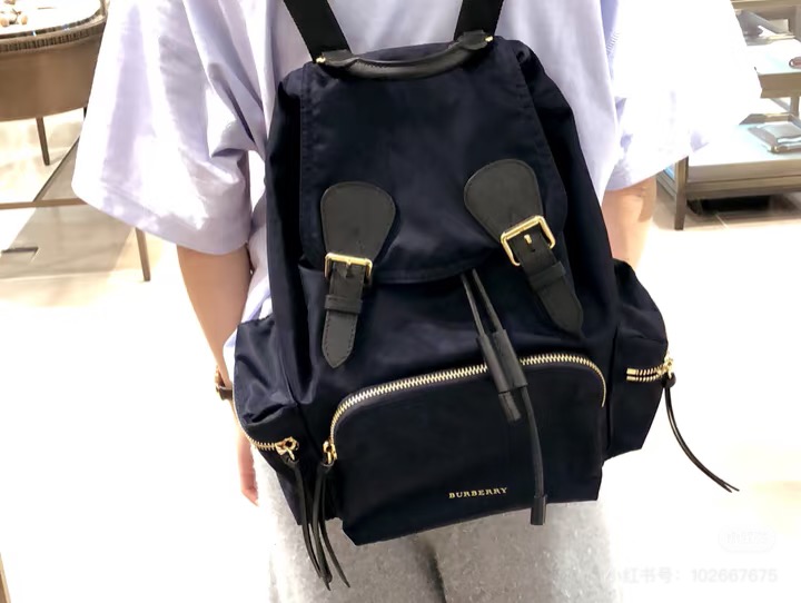 Burberry Black 30x22x12cm shoulder bag — Premium Replica