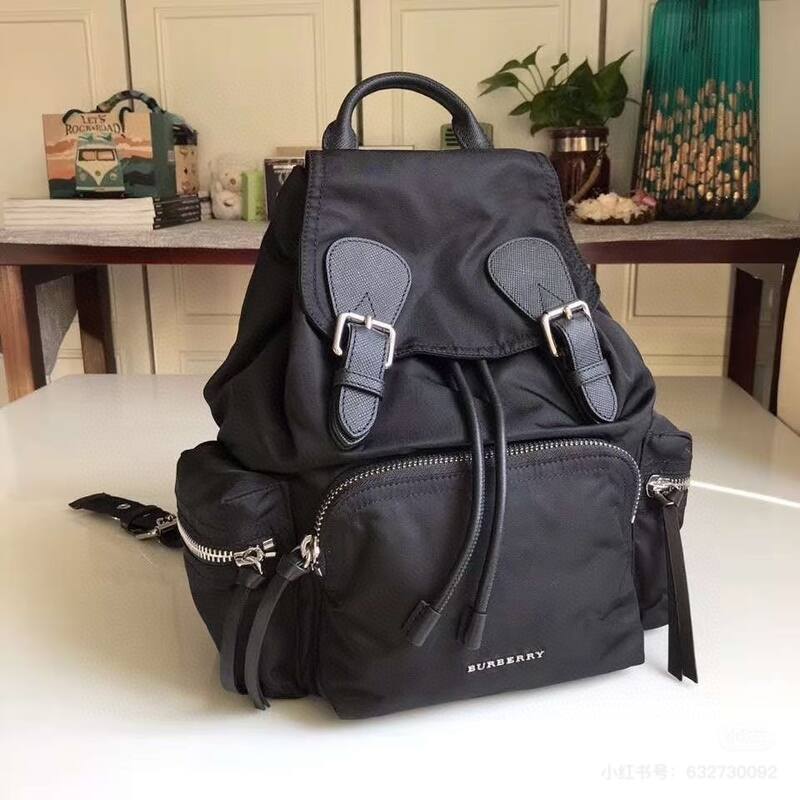 Burberry Black 30x22x12cm shoulder bag — Premium Replica