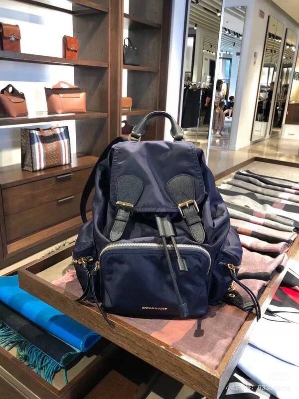 Burberry Black 30x22x12cm shoulder bag — Premium Replica