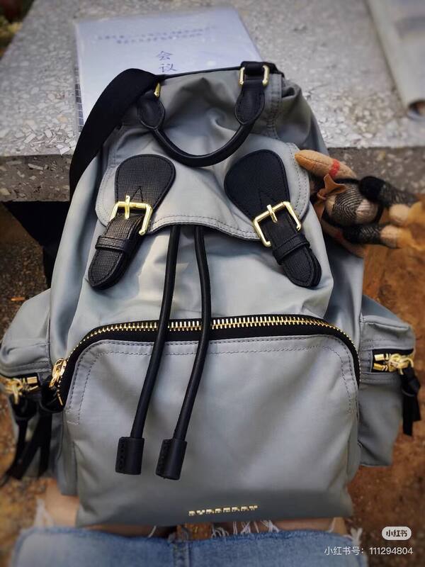 Burberry Gray 30x22x12cm shoulder bag — 1:1 Replica