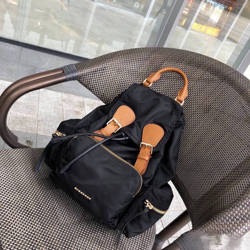 Burberry Black shoulder bag — Premium Replica