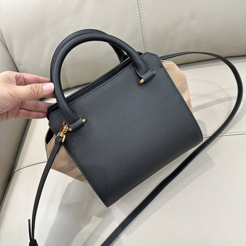 Burberry Black 25x18x10cm shoulder bag — Top Quality Replica