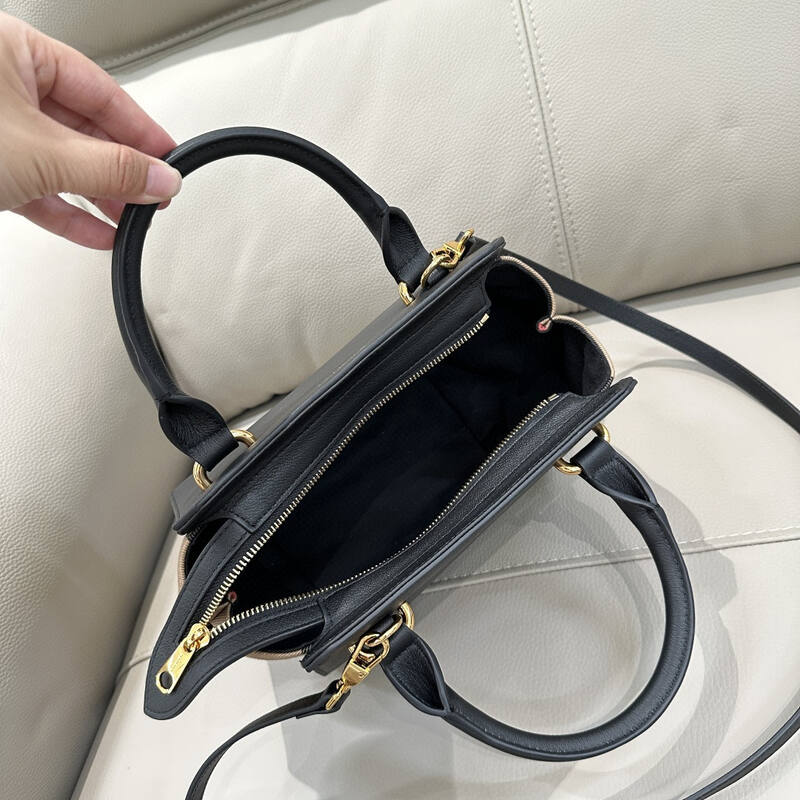 Burberry Black 25x18x10cm shoulder bag — Top Quality Replica