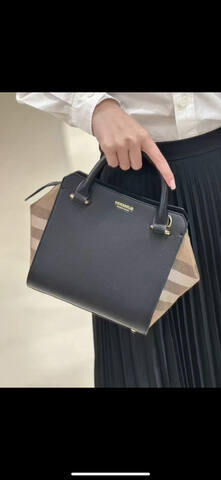 Burberry Black 25x18x10cm shoulder bag Premium Replica