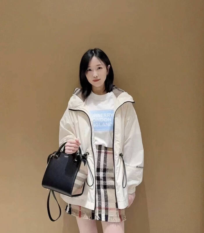 Burberry Black 25x18x10cm shoulder bag — Premium Replica