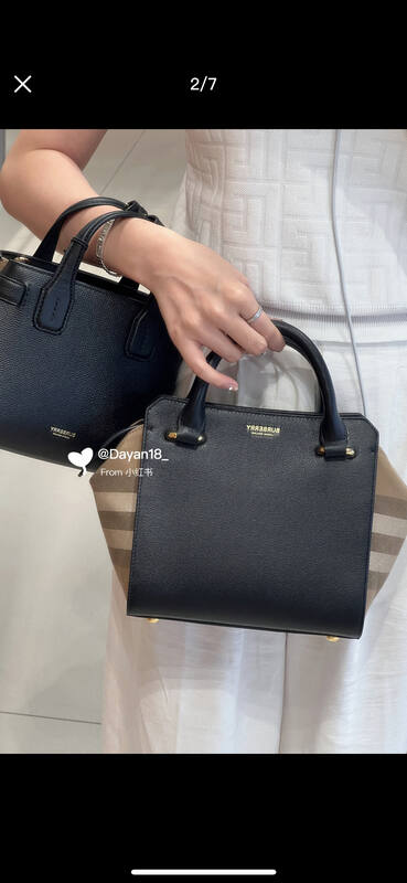 Burberry Black 25x18x10cm shoulder bag — 1:1 Replica
