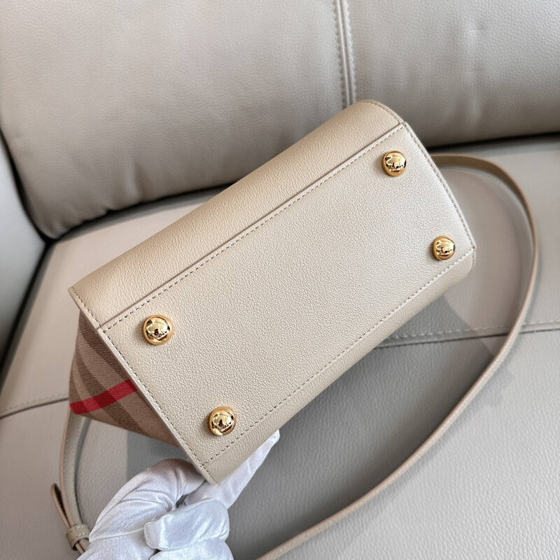 Burberry Beige 25x18x10cm shoulder bag — AAA Quality Replica