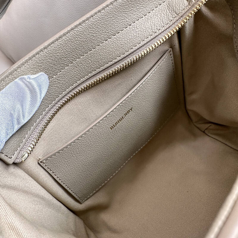Burberry Beige 25x18x10cm shoulder bag — AAA Quality Replica