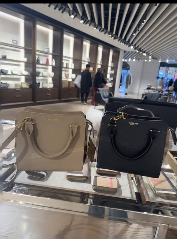 Burberry 25x18x10cm shoulder bag — Top Quality Replica
