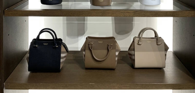 Burberry Black shoulder bag — AAA Quality Replica