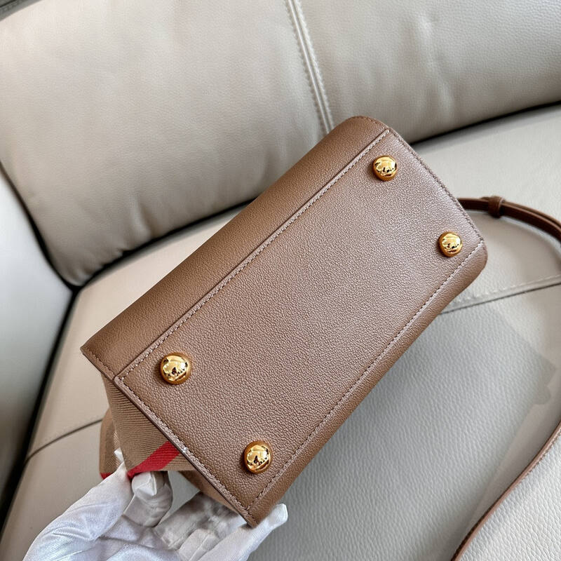 Burberry 25x18x10cm shoulder bag — Top Quality Replica