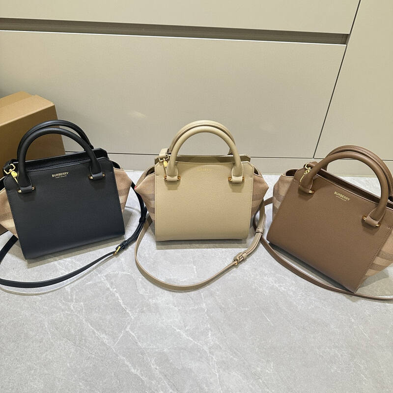 Burberry Beige 25x18x10cm shoulder bag — Top Quality Replica