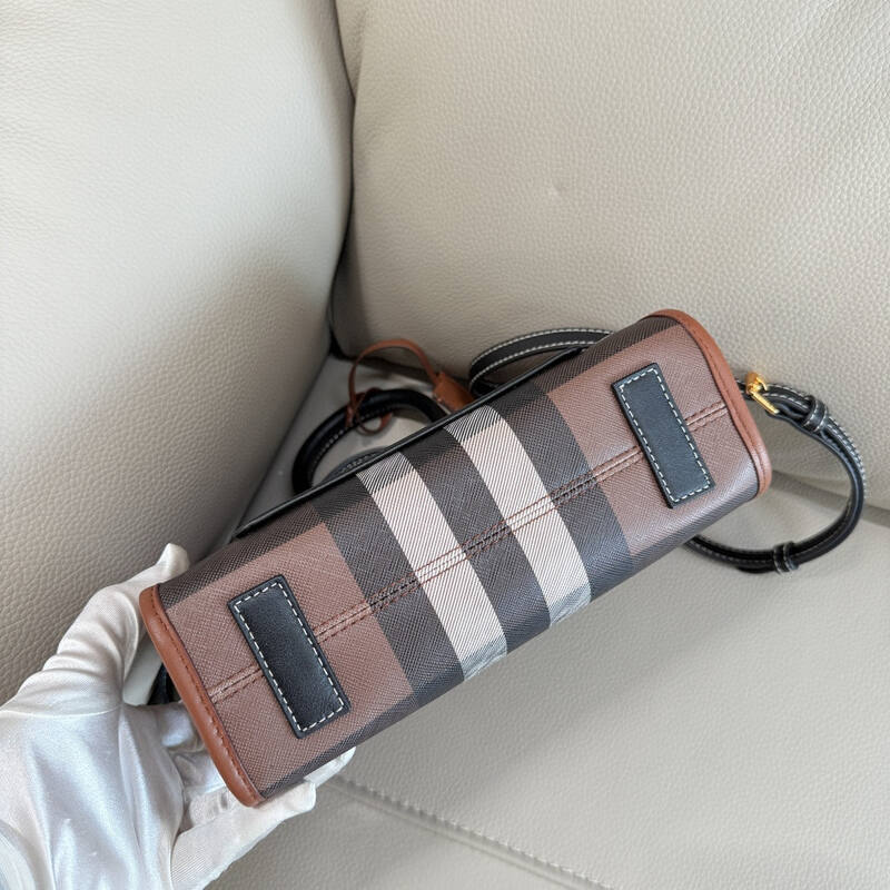 Burberry Black shoulder bag — 1:1 Replica