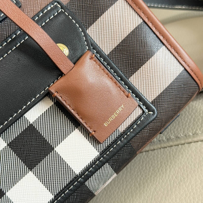 Burberry Black shoulder bag — 1:1 Replica