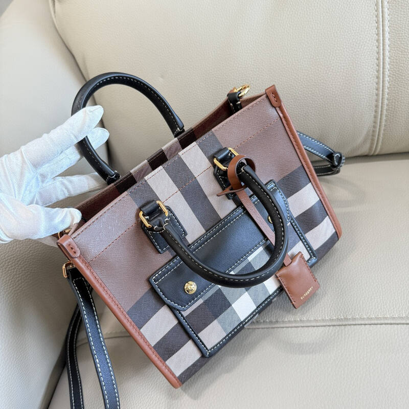 Burberry Black shoulder bag — 1:1 Replica