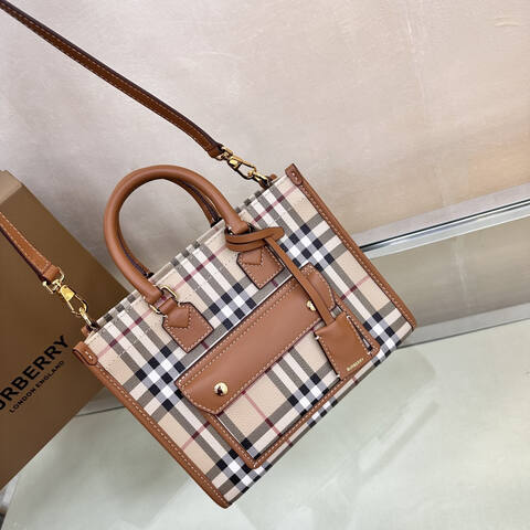 Burberry Brown 18x12cm shoulder bag Premium Replica